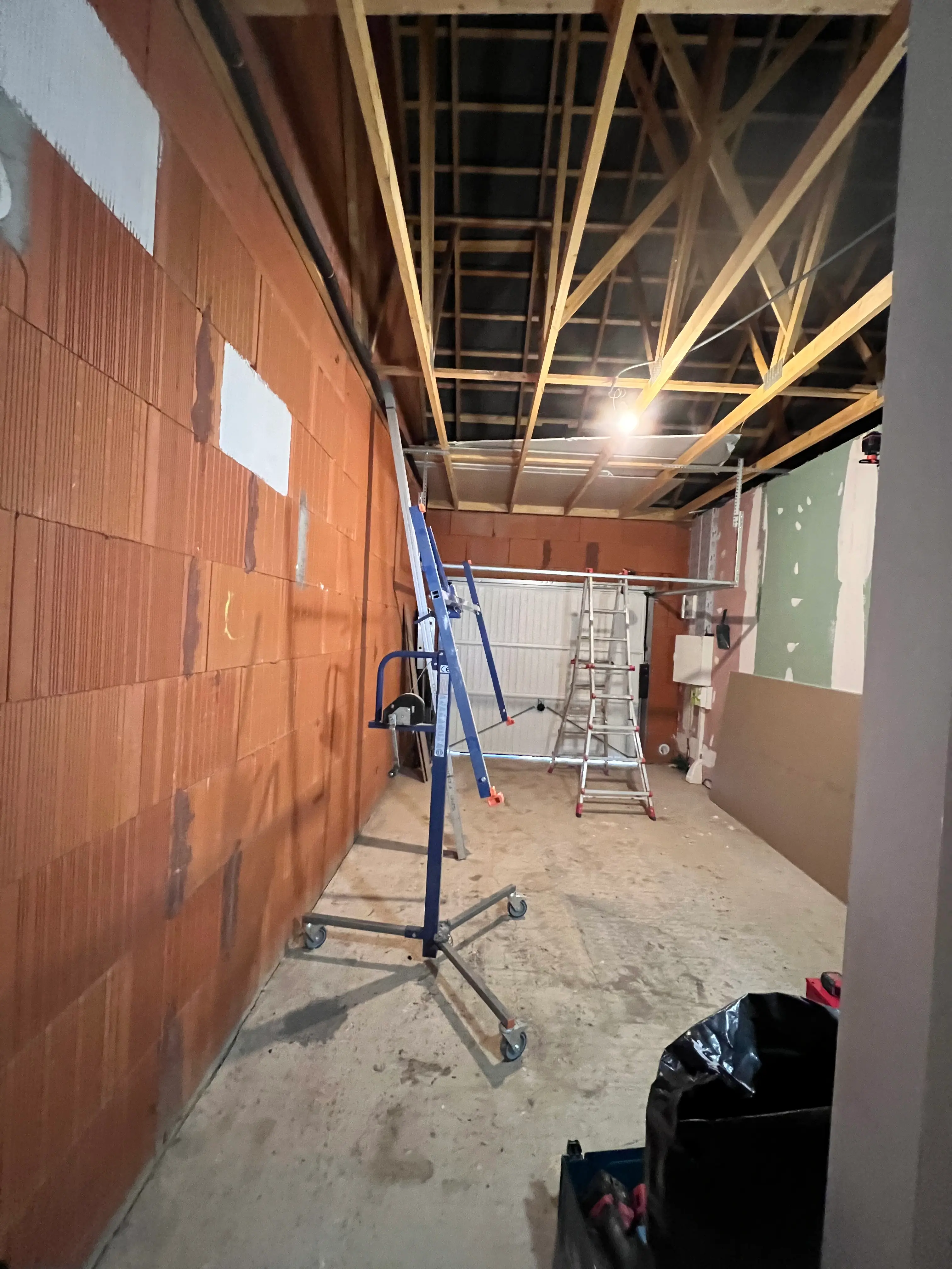 Préparation d'un mur pour la peinture